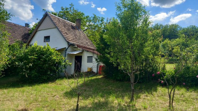 Eladó mezogazdasagi ingatlan, Szekszárdon 5.3 M Ft