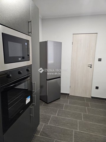 Kiadó téglalakás, albérlet, Pécsett 160 E Ft / hó, 1 szobás