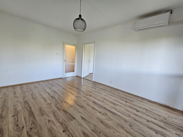Eladó panellakás, Debrecenben 61.5 M Ft, 2 szobás