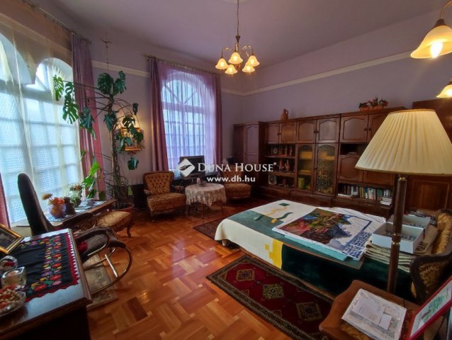 Eladó családi ház, Budapesten, XVIII. kerületben 295 M Ft