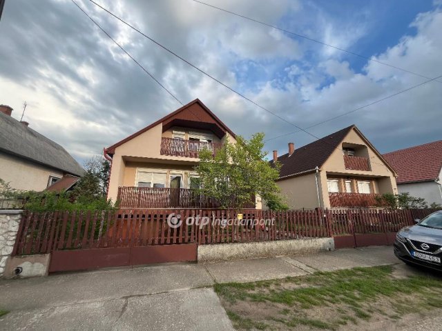 Eladó családi ház, Debrecenben 98 M Ft, 3 szobás