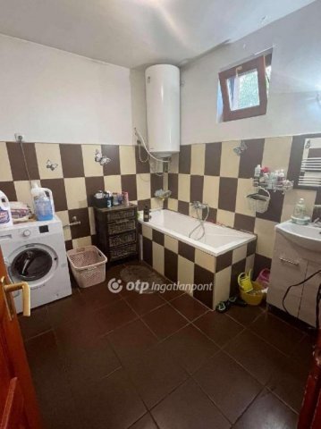 Eladó családi ház, Csemőn 57 M Ft, 4 szobás