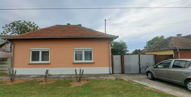 Eladó családi ház, Gyulán 27.9 M Ft, 1+2 szobás
