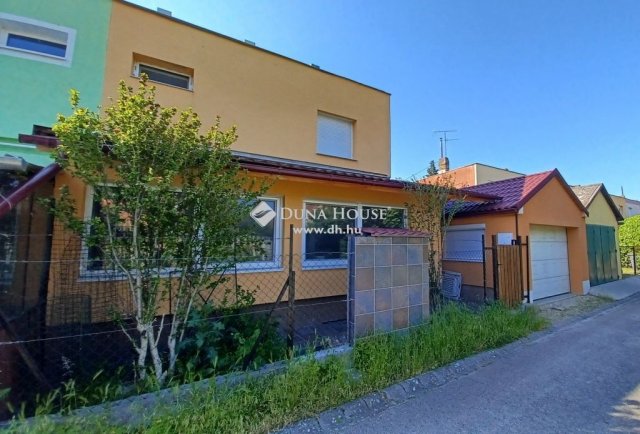 Eladó sorház, Balatonfüreden 149 M Ft, 4 szobás