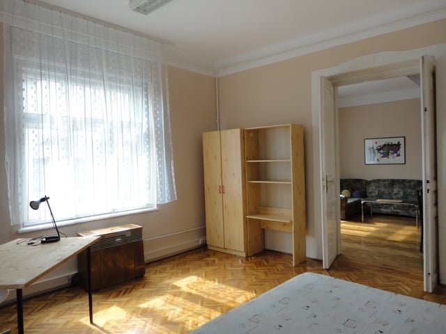 Kiadó téglalakás, albérlet, Pécsett 260 E Ft / hó, 4 szobás