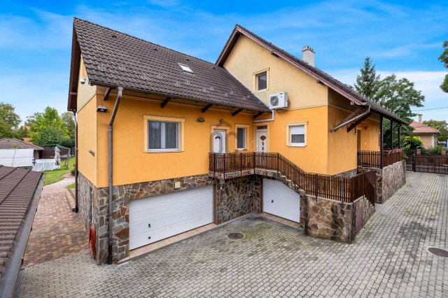 Eladó családi ház, Budapesten, XVI. kerületben 330 M Ft