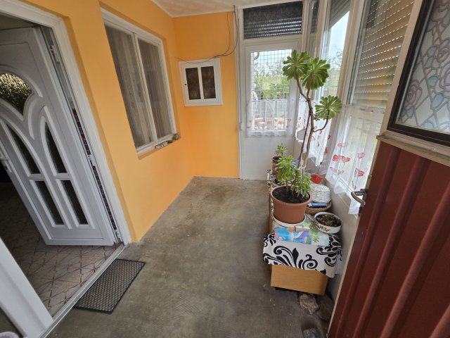 Eladó családi ház, Tiszaföldváron 42.99 M Ft, 7 szobás