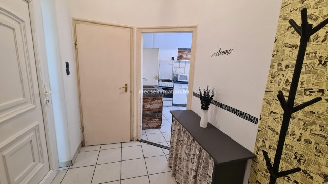 Kiadó téglalakás, albérlet, Pécsett 150 E Ft / hó, 1 szobás