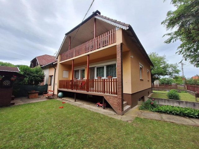 Eladó családi ház, Gödön 109.9 M Ft, 4 szobás