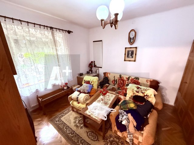 Eladó családi ház, Szegeden 68 M Ft, 2 szobás