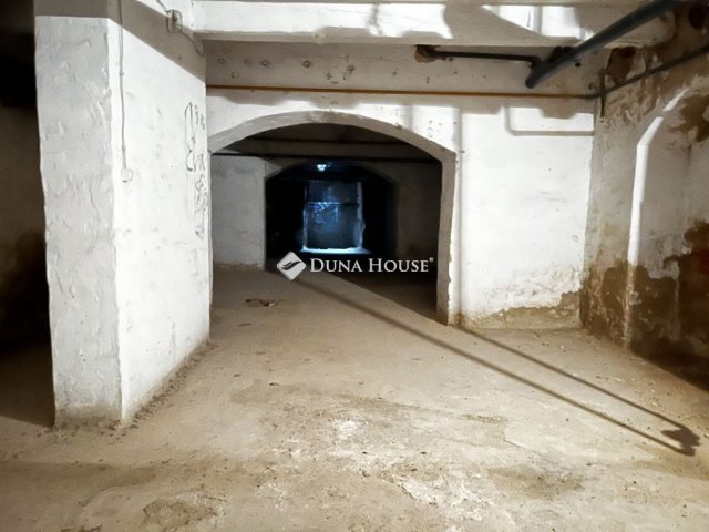 Eladó ipari ingatlan, Szombathelyen 14 M Ft / költözzbe.hu