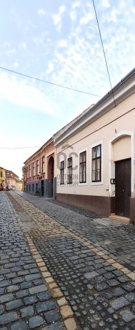 Eladó téglalakás, Székesfehérvárott 65 M Ft, 3 szobás