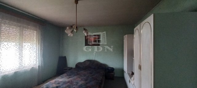 Eladó családi ház, Nagybaracskán 7.5 M Ft, 2 szobás