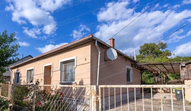 Eladó családi ház, Harsányban 34.9 M Ft, 4 szobás