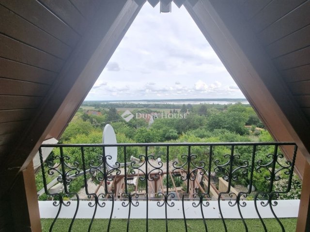 Eladó családi ház, Sukorón 115 M Ft, 3 szobás