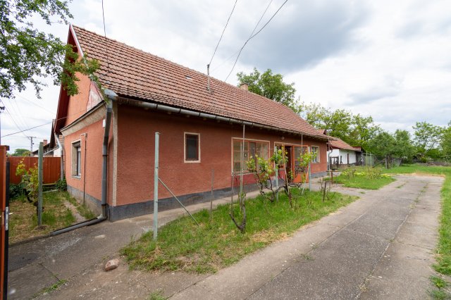 Eladó családi ház, Berettyóújfaluban 20 M Ft, 2 szobás