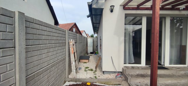 Eladó iroda, Szigethalmon 39.9 M Ft, 2 szobás