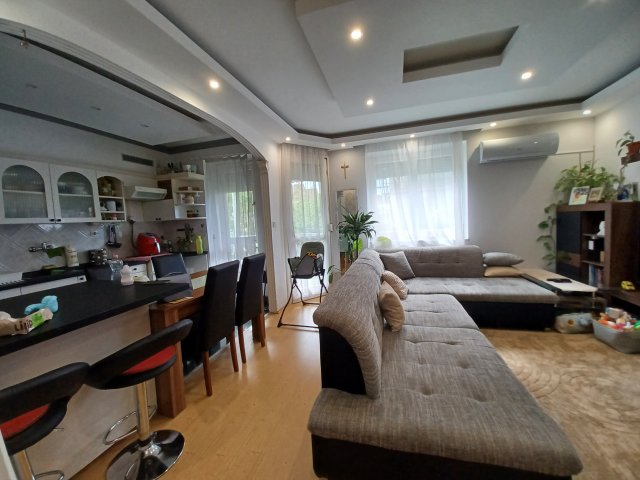 Eladó téglalakás, Debrecenben, Vág utcában 71.9 M Ft