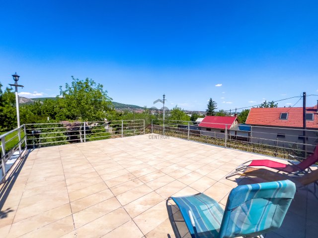 Eladó családi ház, Budaörsön 99.9 M Ft, 3 szobás