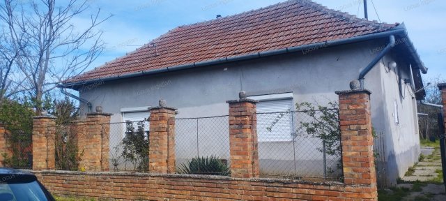 Eladó családi ház, Kengyelen 9.2 M Ft, 3 szobás