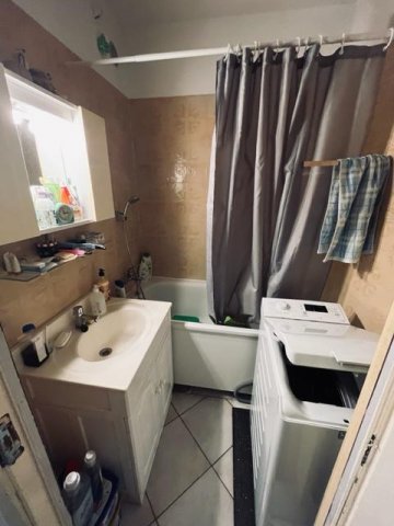Kiadó panellakás, albérlet, Tatabányán 165 E Ft / hó, 2 szobás