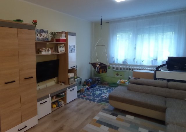 Eladó panellakás, Veszprémben 46.9 M Ft, 1+2 szobás