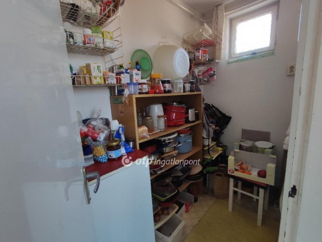 Eladó családi ház, Szegeden 89 M Ft, 4 szobás