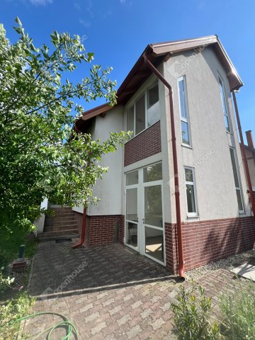 Eladó családi ház, Győrött 135 M Ft, 6 szobás