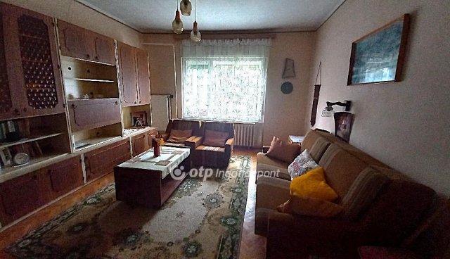Eladó családi ház, Jászapátiban 13 M Ft, 2 szobás