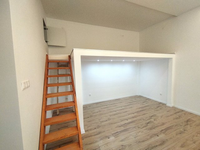 Eladó téglalakás, Budapesten, XV. kerületben 42.5 M Ft, 1 szobás
