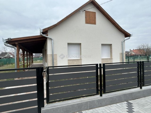 Eladó családi ház, Csemőn 46.9 M Ft, 3 szobás
