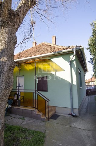 Eladó családi ház, Halásztelken 94 M Ft, 4+1 szobás