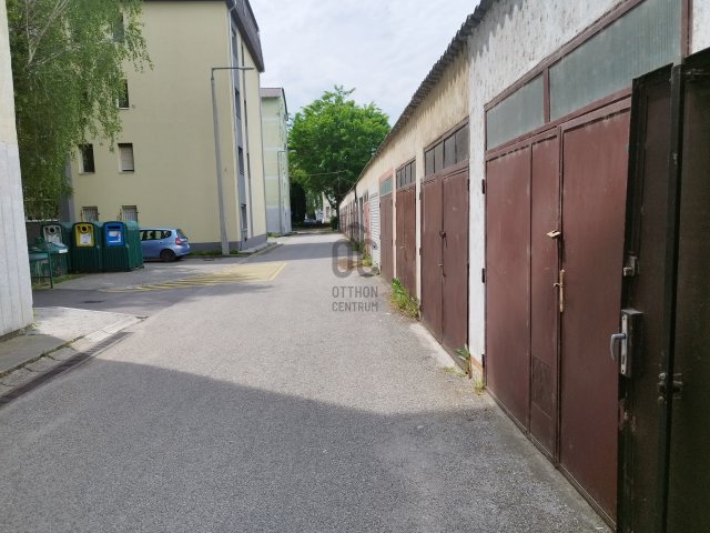 Eladó garázs, Siófokon 7 M Ft / költözzbe.hu