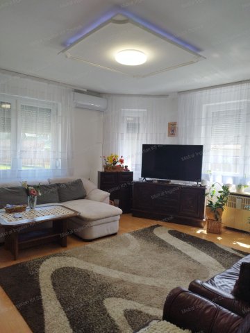 Eladó családi ház, Szolnokon 35.5 M Ft, 3 szobás