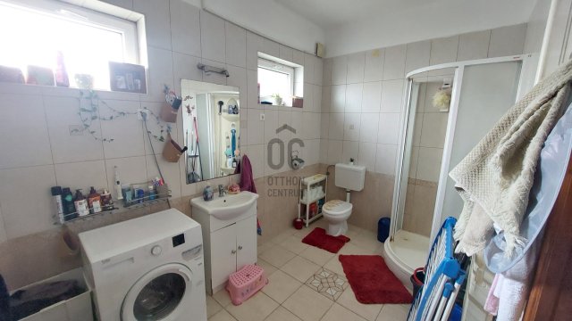 Eladó családi ház, Üllőn 84.9 M Ft, 6 szobás