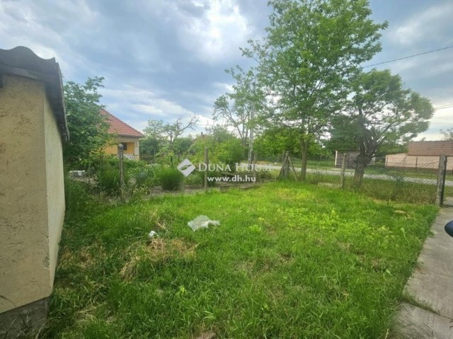 Eladó családi ház, Kunszentmiklóson 26.2 M Ft, 4 szobás
