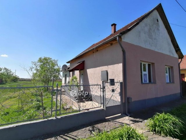 Eladó családi ház, Nagyivánon 8.5 M Ft, 2 szobás