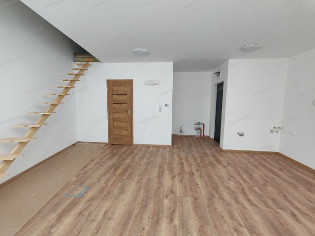 Eladó téglalakás, Nyíregyházán 44.8 M Ft, 3 szobás