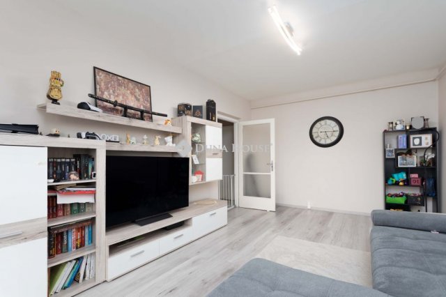 Eladó panellakás, Mosonmagyaróváron 46.9 M Ft, 4 szobás