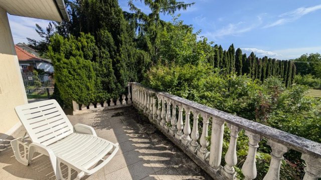 Eladó családi ház, Balatonkenesén 148.5 M Ft, 5 szobás