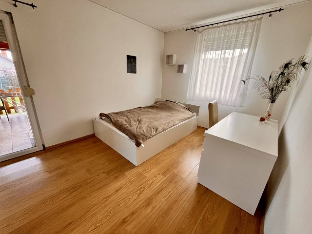 Eladó családi ház, Cegléden 46.5 M Ft, 2 szobás