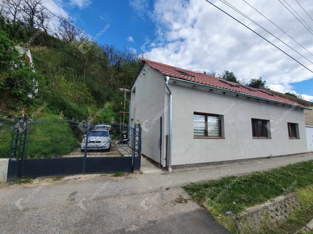 Eladó családi ház, Kaposváron 38 M Ft, 3 szobás