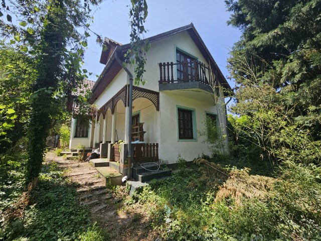 Eladó családi ház, Szentendrén 125 M Ft, 5 szobás