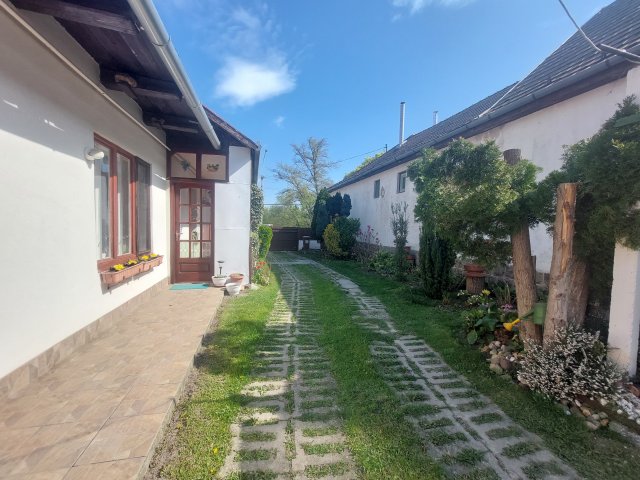 Eladó családi ház, Dunabogdányban, Kossuth Lajos úton 69.5 M Ft