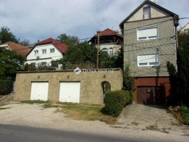 Eladó családi ház, Pilisborosjenőn 66.8 M Ft, 6 szobás