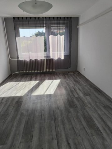 Eladó panellakás, Budapesten, III. kerületben 66.5 M Ft