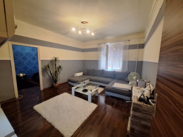 Eladó téglalakás, Dunaújvárosban 25.9 M Ft, 20 szobás