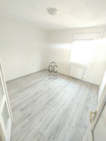Eladó panellakás, Siófokon 47.5 M Ft, 2 szobás