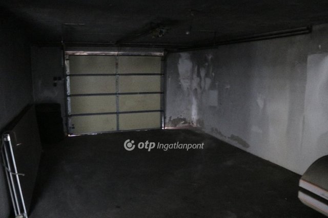 Eladó családi ház, Szentendrén 86.24 M Ft, 4 szobás