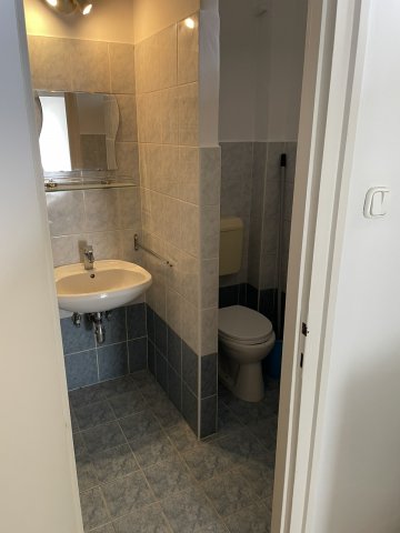 Kiadó téglalakás, albérlet, Pécsett 170 E Ft / hó, 1 szobás